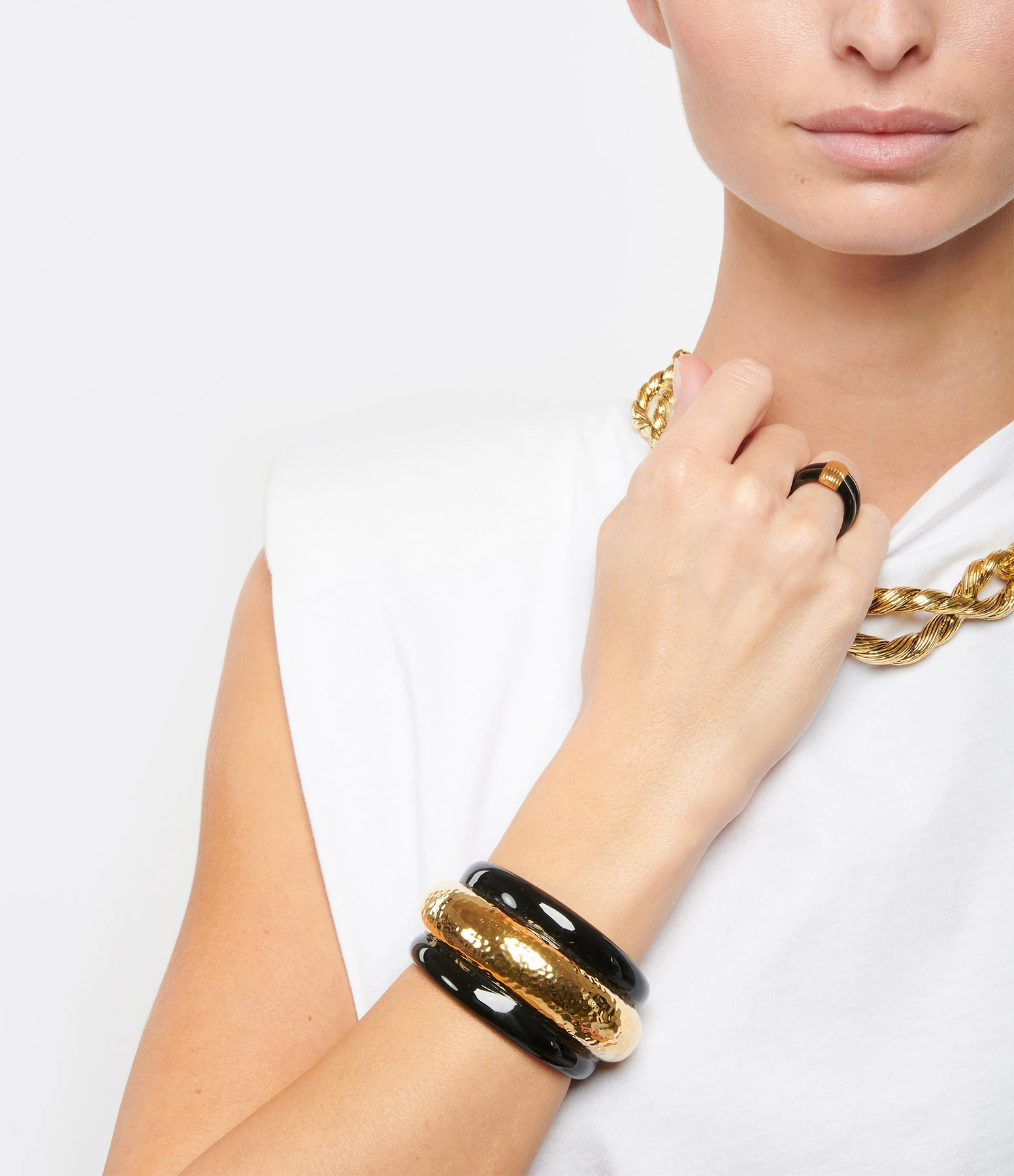 Aurélie Bidermann Manchette Nazca Noir 2 Aurélie Bidermann Manchette Nazca Noir – Image 2