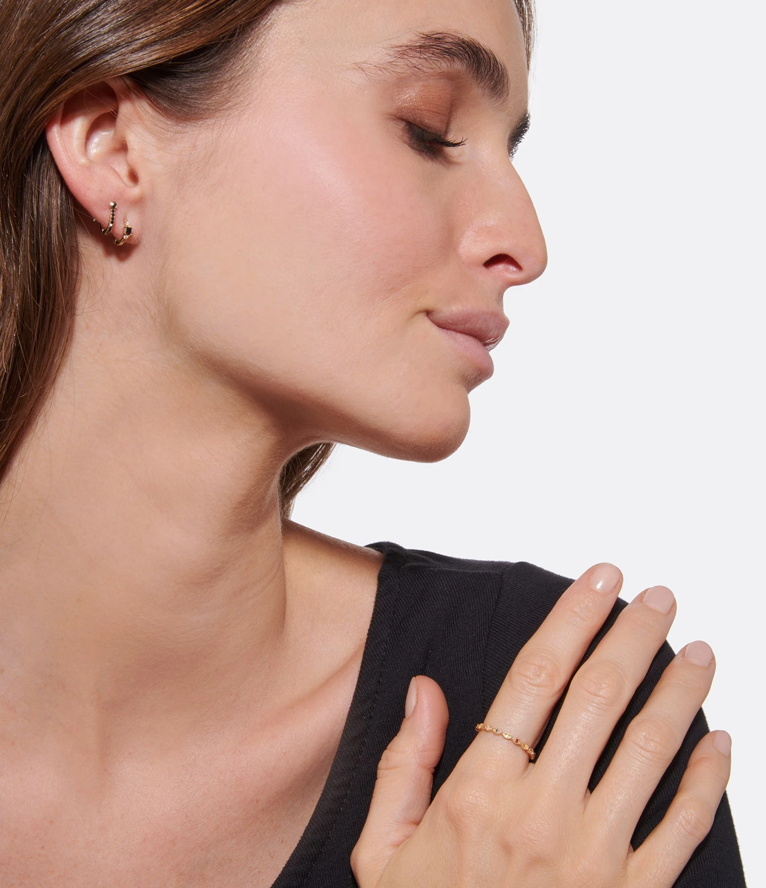 AND...PARIS Bague Mini Œil Saphir Multicolore Or Jaune 2 AND...PARIS Bague Mini Œil Saphir Multicolore Or Jaune – Image 2