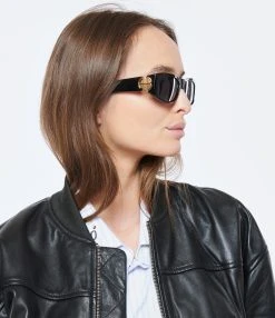 ANINE BING Lunettes De Soleil Siena Noir 8 ANINE BING Lunettes De Soleil Siena Noir -Shaker Jewels Magasin anine look20230131 95