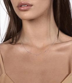 VANRYCKE Collier Stardust 5 Diamants Or Blanc -Shaker Jewels Magasin cs2b1 03 vanrycke stardust collier or blanc 5 diamants 3 1