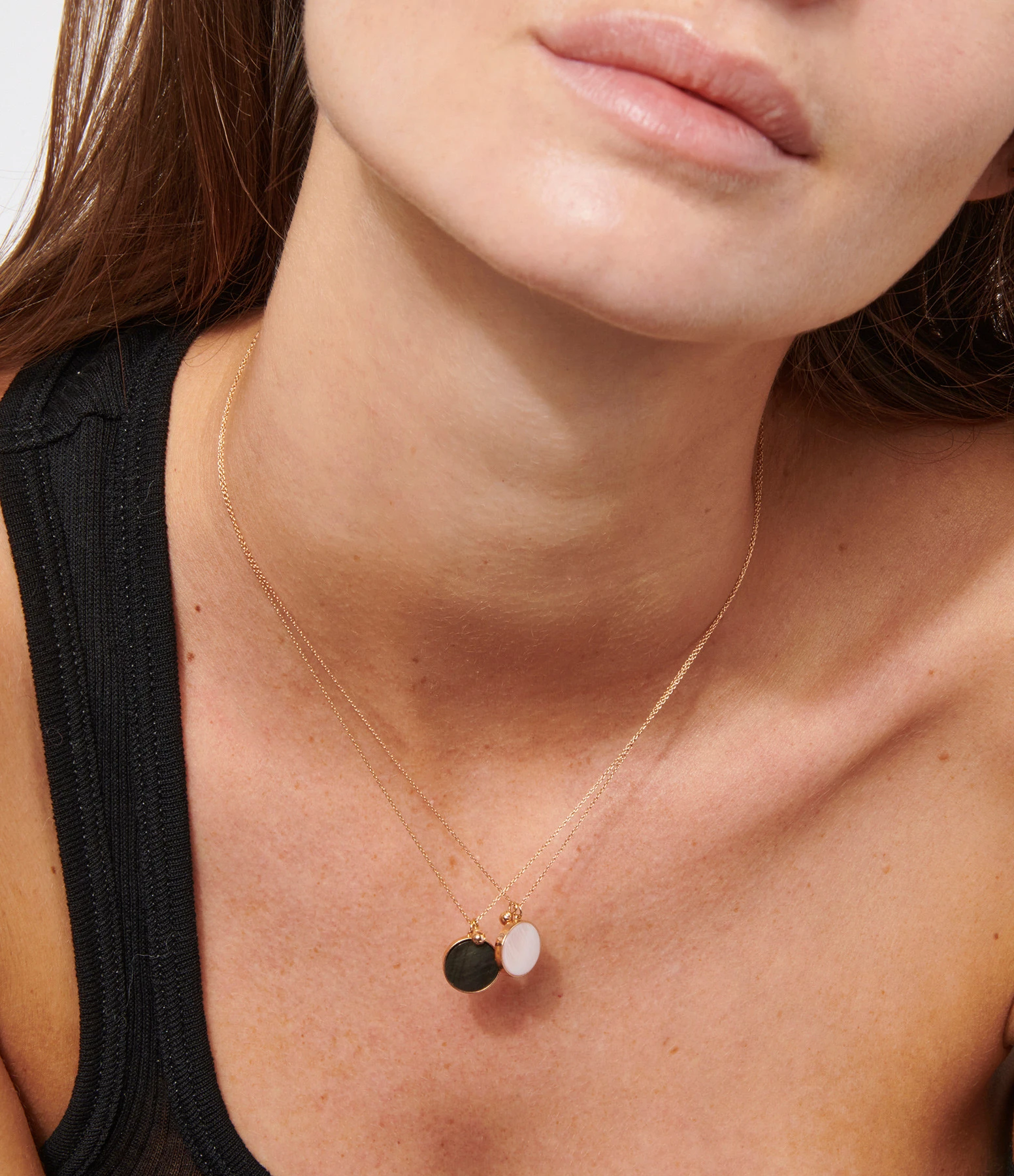 Ginette NY Collier Ever Disc Nacre Noire Or Rose 2 Ginette NY Collier Ever Disc Nacre Noire Or Rose – Image 2