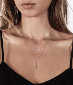 VANRYCKE Collier Medellin Diamants Or Blanc 7 VANRYCKE Collier Medellin Diamants Or Blanc -Shaker Jewels Magasin img 0440 1 1