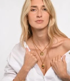 LES FÉLICITÉS Collier Médaille Trèfle 5 LES FÉLICITÉS Collier Médaille Trèfle -Shaker Jewels Magasin lesfe look20230113 74