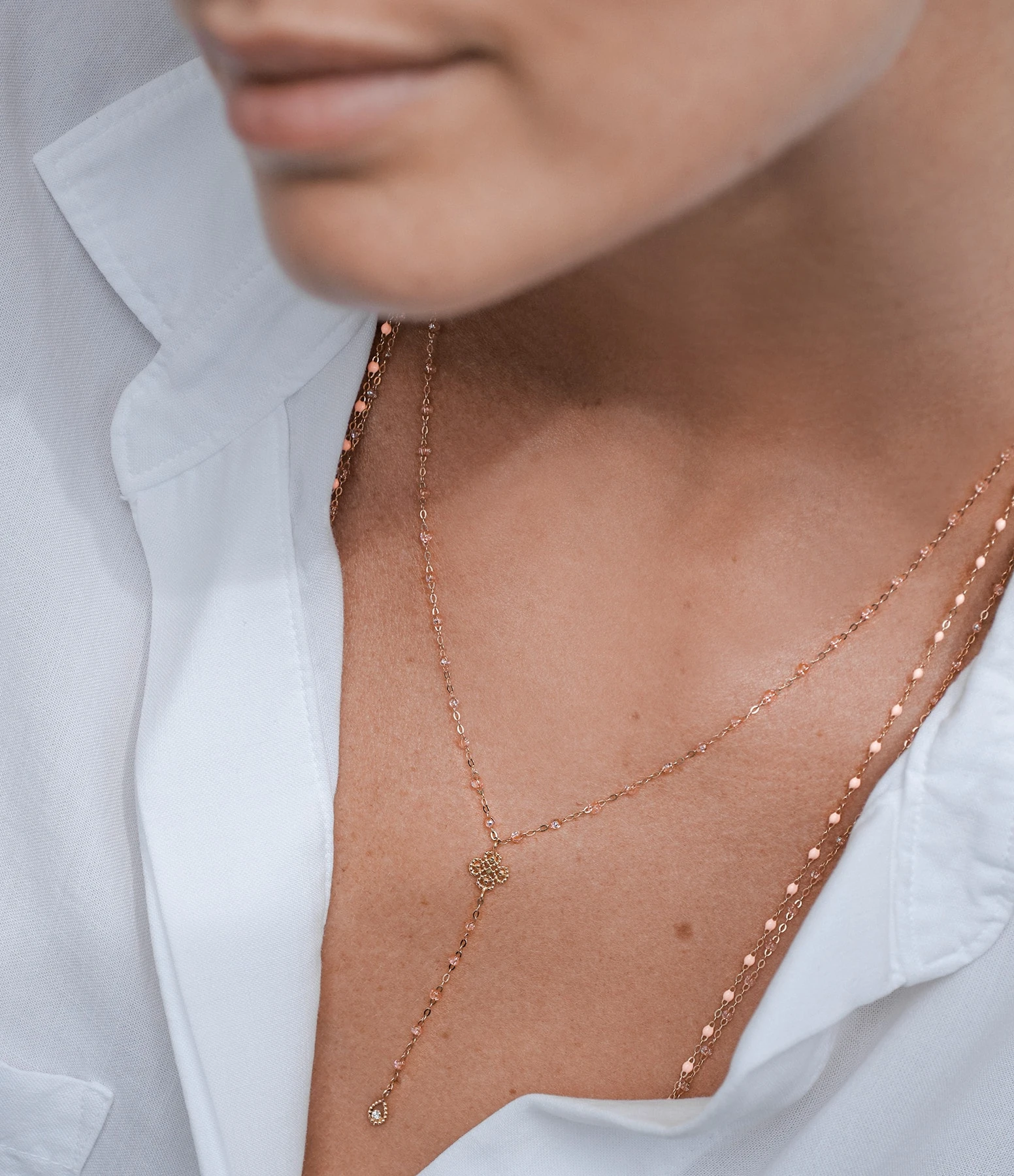 GIGI CLOZEAU Collier Chapelet Croix Perles Résine Or 9 GIGI CLOZEAU Collier Chapelet Croix Perles Résine Or – Image 9