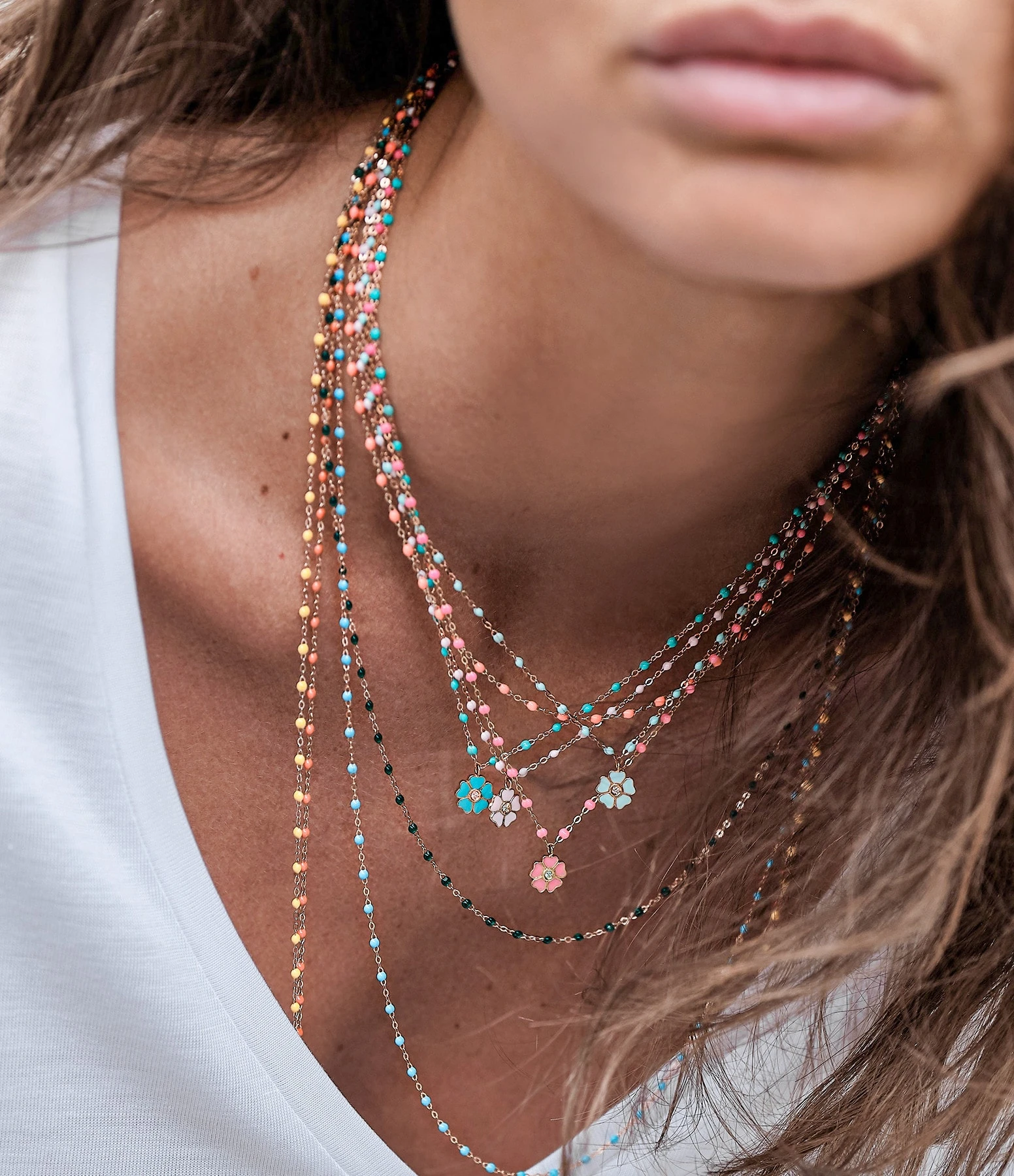 GIGI CLOZEAU Collier Perles Résine Fleur Diamant Or Jaune 9 GIGI CLOZEAU Collier Perles Résine Fleur Diamant Or Jaune – Image 9