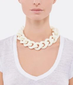 VANESSA BARONI Collier Big Flat Off White -Shaker Jewels Magasin vbaro look20210916 299